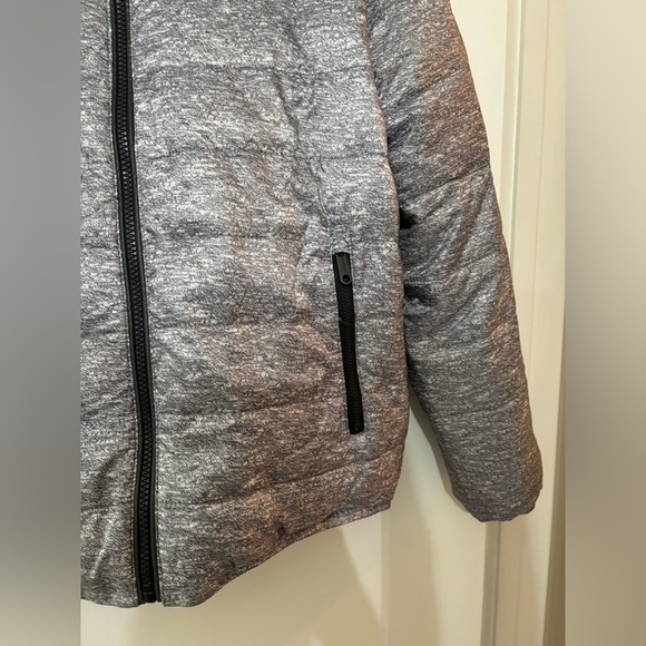 Abercrombie Kids Light Puffer Hooded Jacket. Fully Lined Size 15/16. - Picture 5 of 13